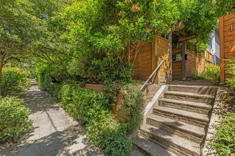 1124 14th Avenue Seattle WA 98122