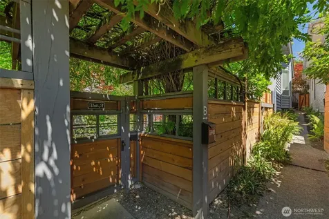 1124 14th Avenue Seattle WA 98122