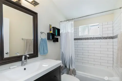 1124 14th Avenue Seattle WA 98122