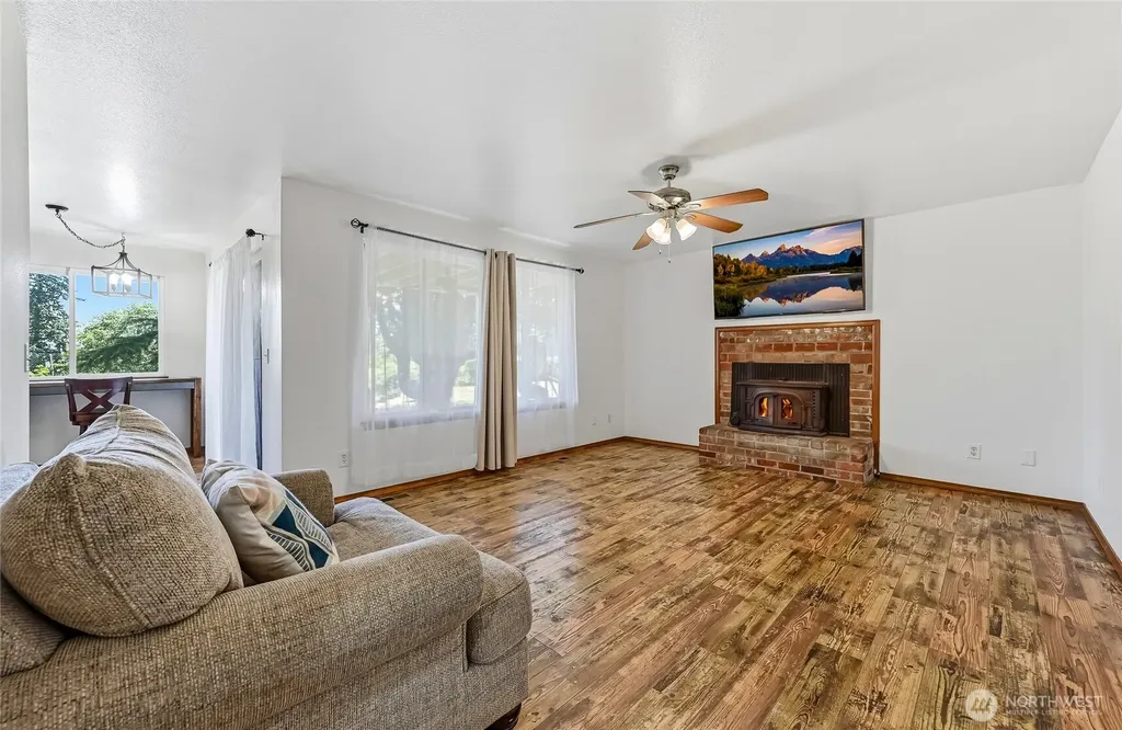 19225 208th Avenue SE Renton WA 98058
