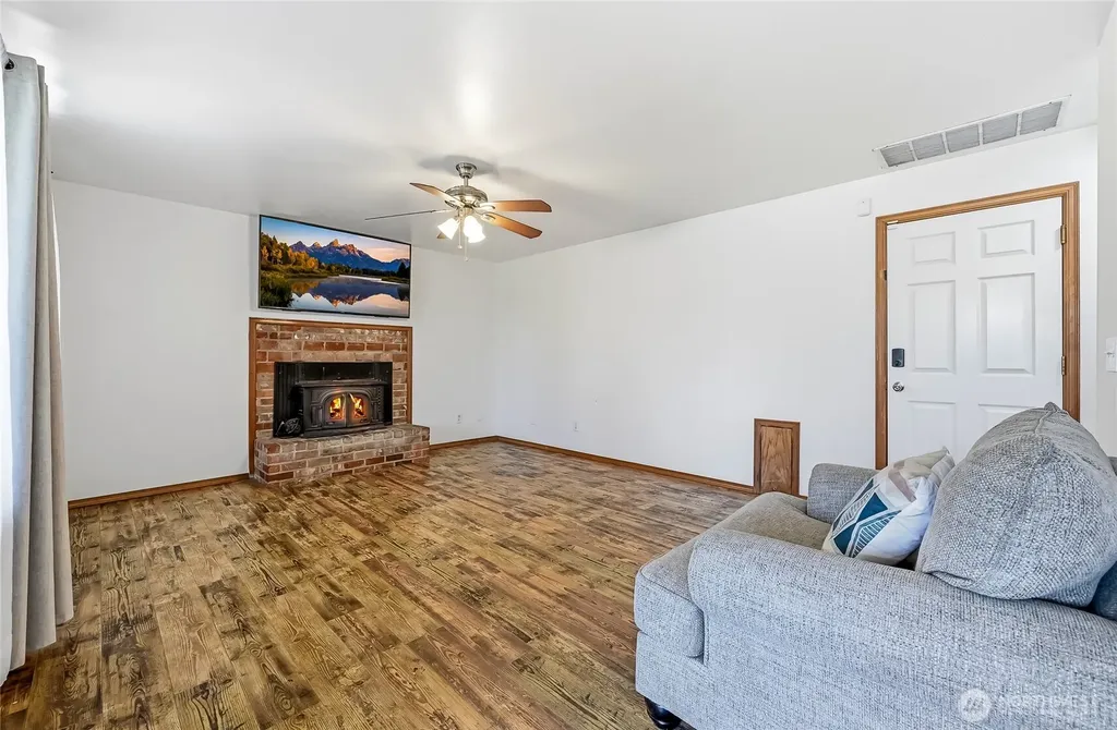 19225 208th Avenue SE Renton WA 98058