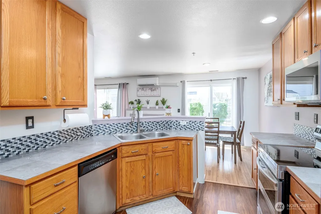 4802 Nassau Avenue NE Tacoma WA 98422