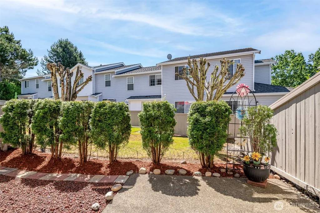 4802 Nassau Avenue NE Tacoma WA 98422
