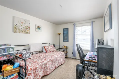 4802 Nassau Avenue NE Tacoma WA 98422