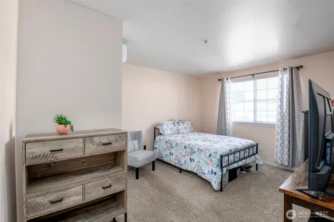 4802 Nassau Avenue NE Tacoma WA 98422