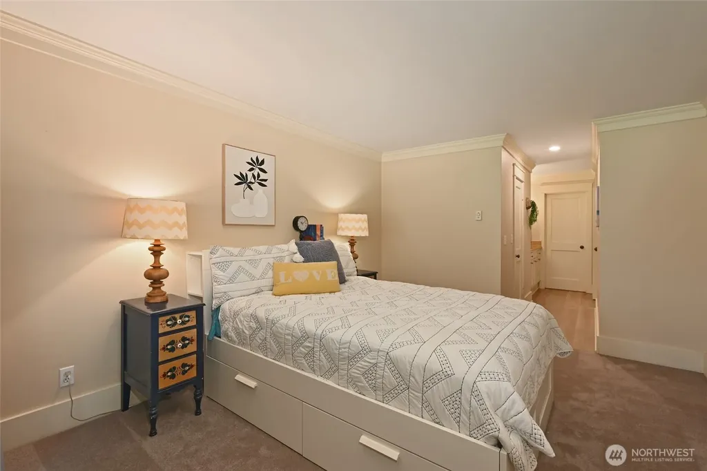 5858 NE Parkpoint Drive Seattle WA 98115