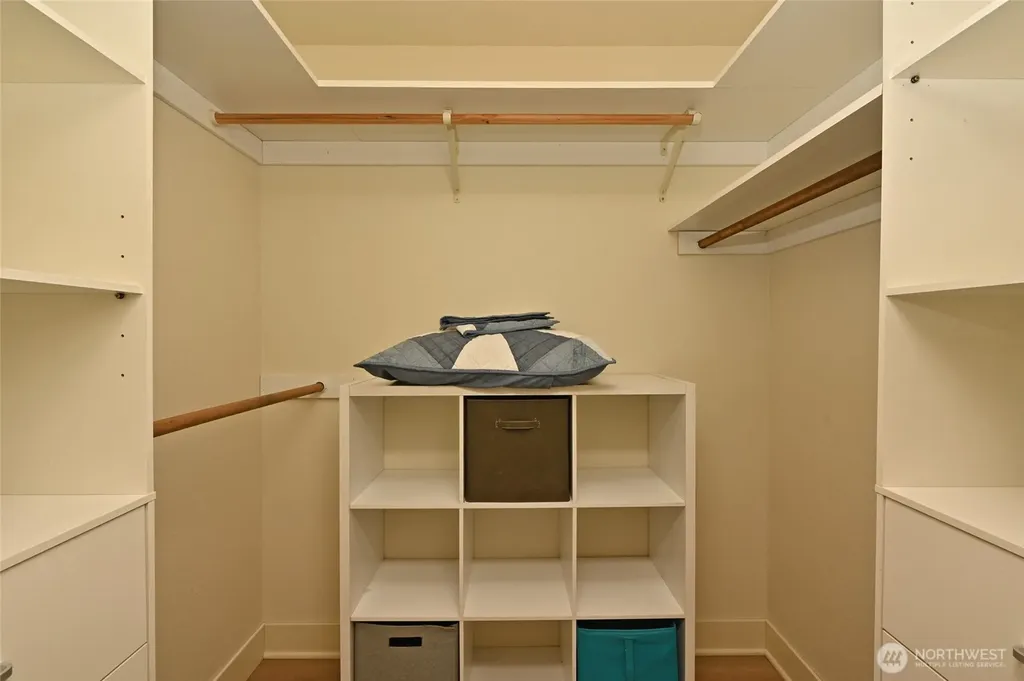 5858 NE Parkpoint Drive Seattle WA 98115