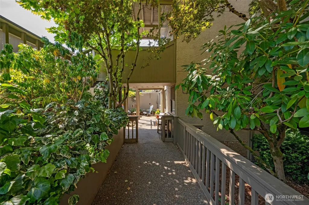 5858 NE Parkpoint Drive Seattle WA 98115