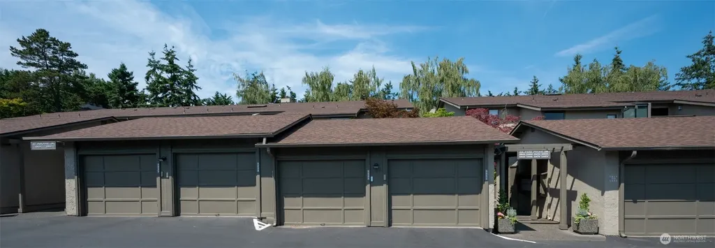 5858 NE Parkpoint Drive Seattle WA 98115