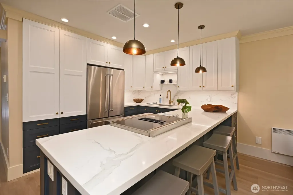 5858 NE Parkpoint Drive Seattle WA 98115