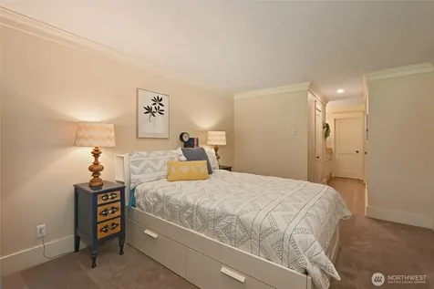 5858 NE Parkpoint Drive Seattle WA 98115