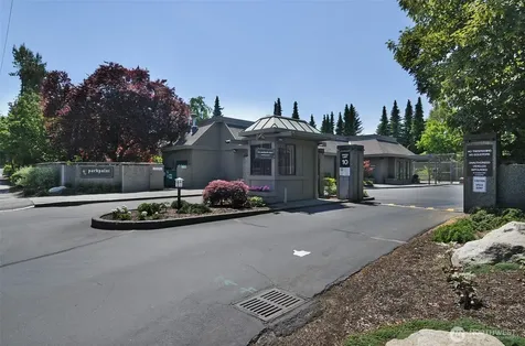 5858 NE Parkpoint Drive Seattle WA 98115