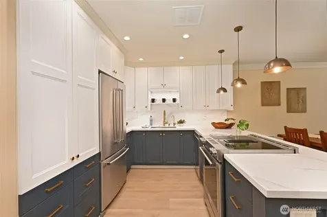 5858 NE Parkpoint Drive Seattle WA 98115
