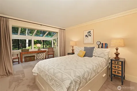 5858 NE Parkpoint Drive Seattle WA 98115