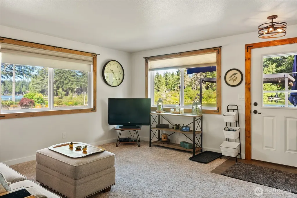1101 E Ballantrae Drive Shelton WA 98584