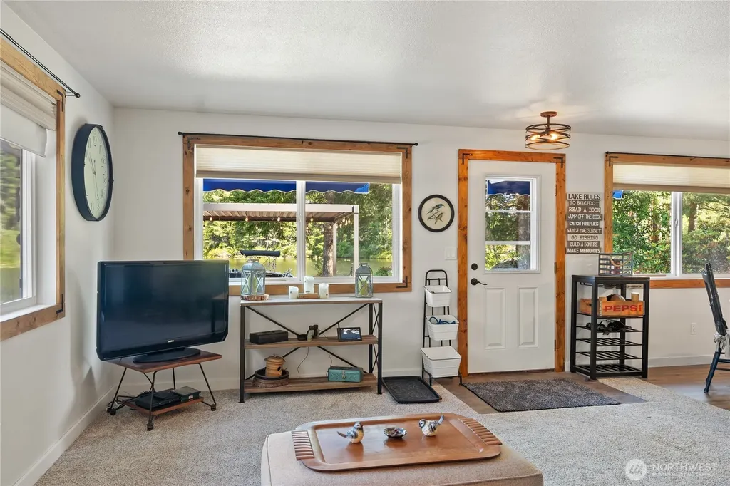 1101 E Ballantrae Drive Shelton WA 98584