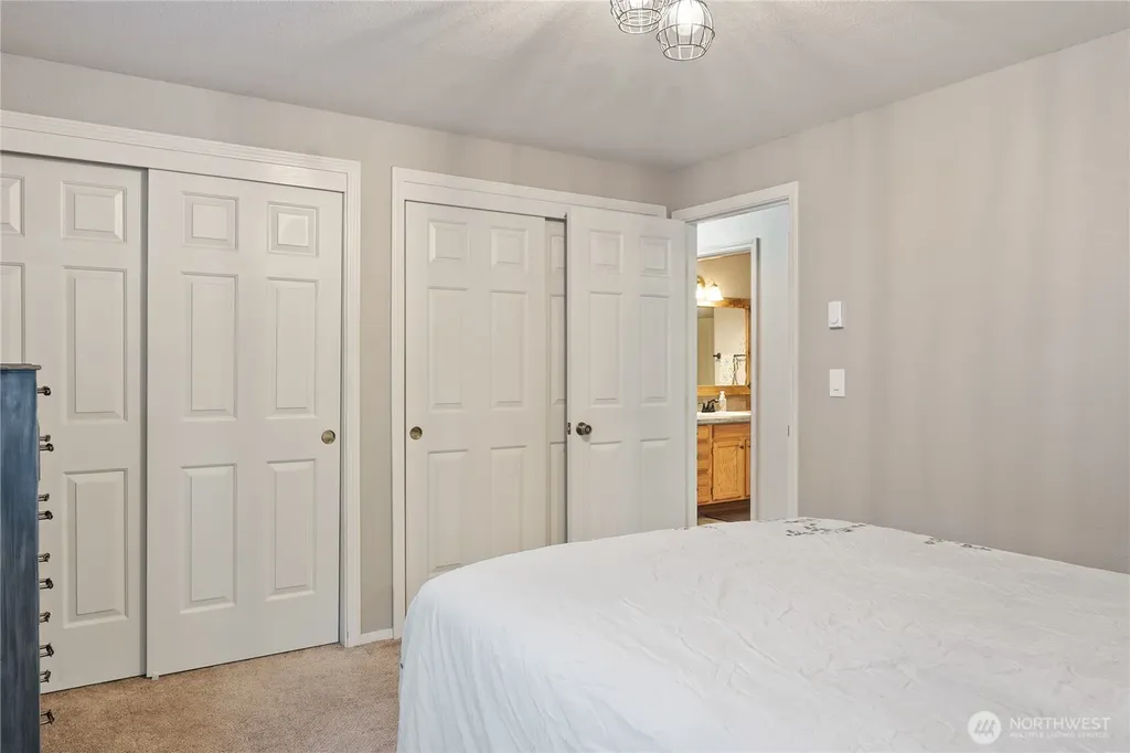 1101 E Ballantrae Drive Shelton WA 98584