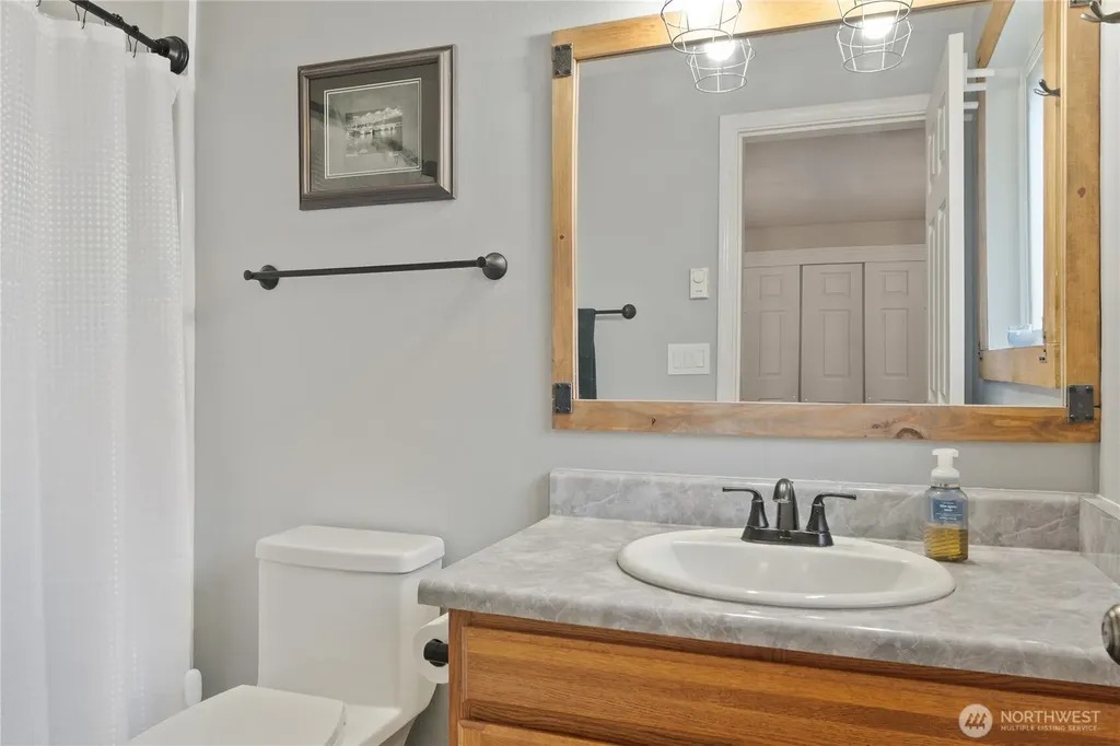1101 E Ballantrae Drive Shelton WA 98584