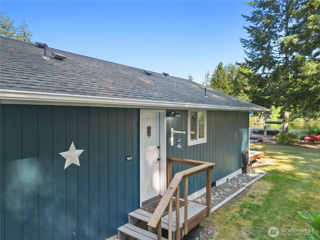 1101 E Ballantrae Drive Shelton WA 98584