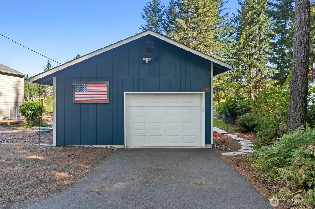 1101 E Ballantrae Drive Shelton WA 98584