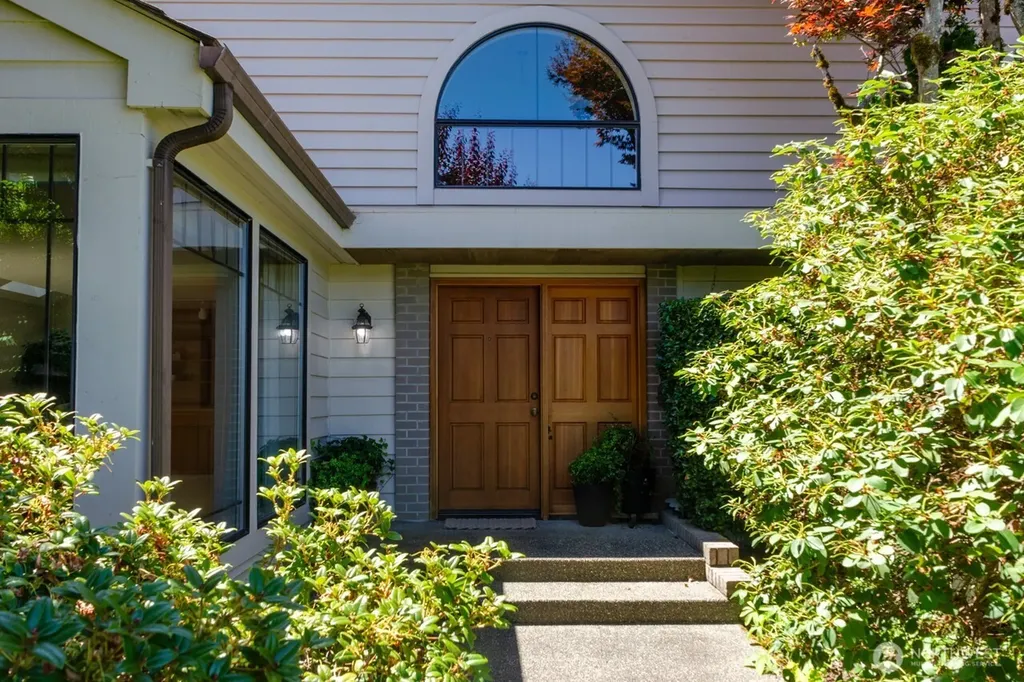 106 Chinook Lane Steilacoom WA 98388