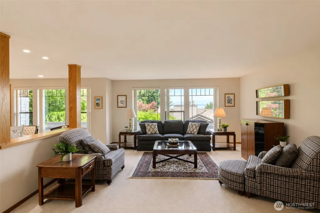 106 Chinook Lane Steilacoom WA 98388
