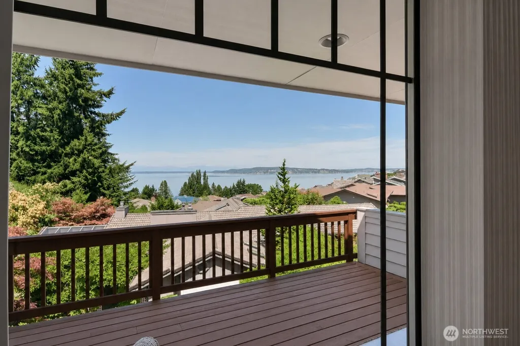 106 Chinook Lane Steilacoom WA 98388