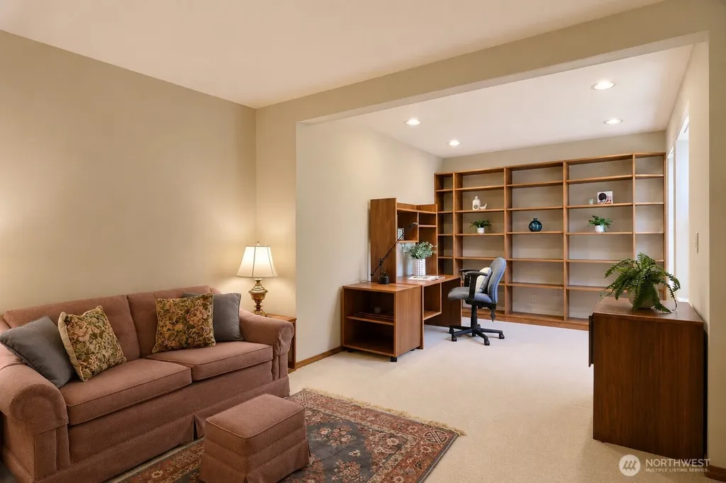 106 Chinook Lane Steilacoom WA 98388