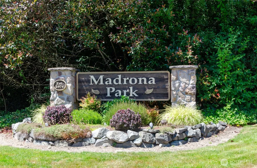 106 Chinook Lane Steilacoom WA 98388