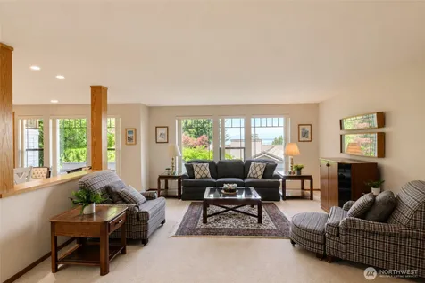 106 Chinook Lane Steilacoom WA 98388