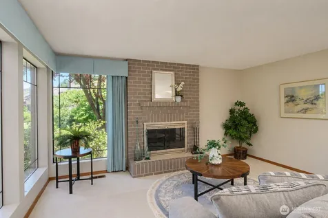 106 Chinook Lane Steilacoom WA 98388