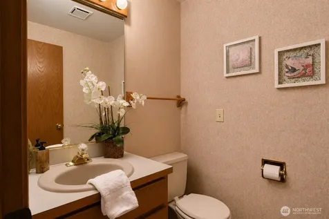 106 Chinook Lane Steilacoom WA 98388