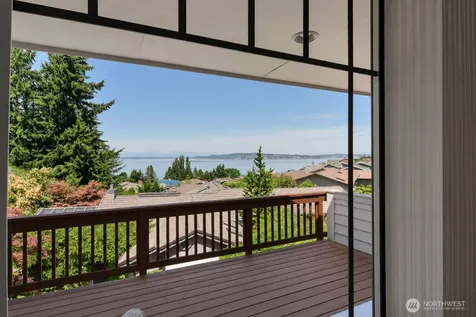 106 Chinook Lane Steilacoom WA 98388