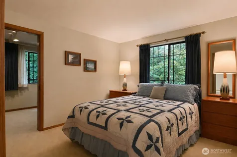 106 Chinook Lane Steilacoom WA 98388