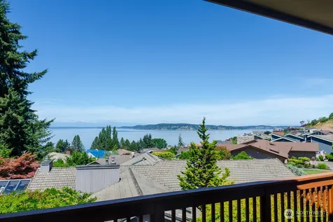 106 Chinook Lane Steilacoom WA 98388