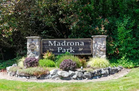 106 Chinook Lane Steilacoom WA 98388