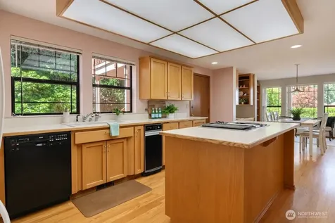 106 Chinook Lane Steilacoom WA 98388