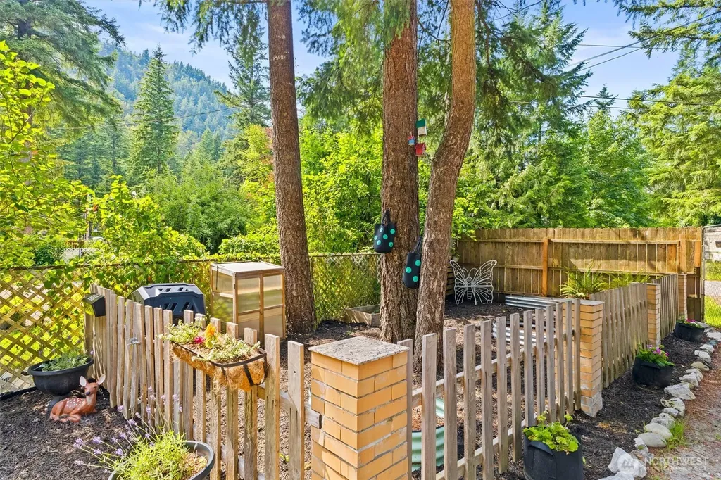 8548 Juniper Place Maple Falls WA 98266