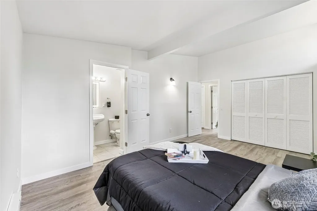 13039 24th Avenue S Seattle WA 98168