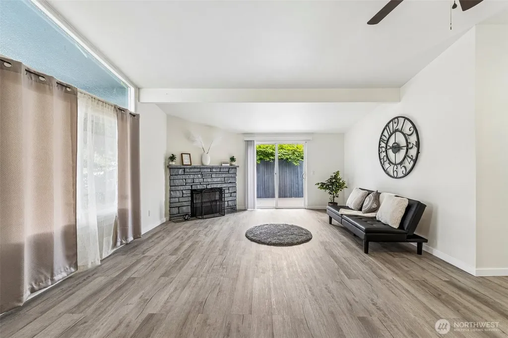 13039 24th Avenue S Seattle WA 98168