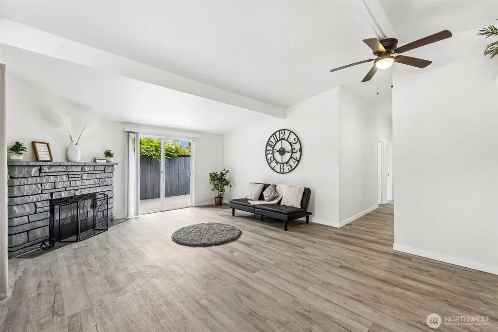 13039 24th Avenue S Seattle WA 98168