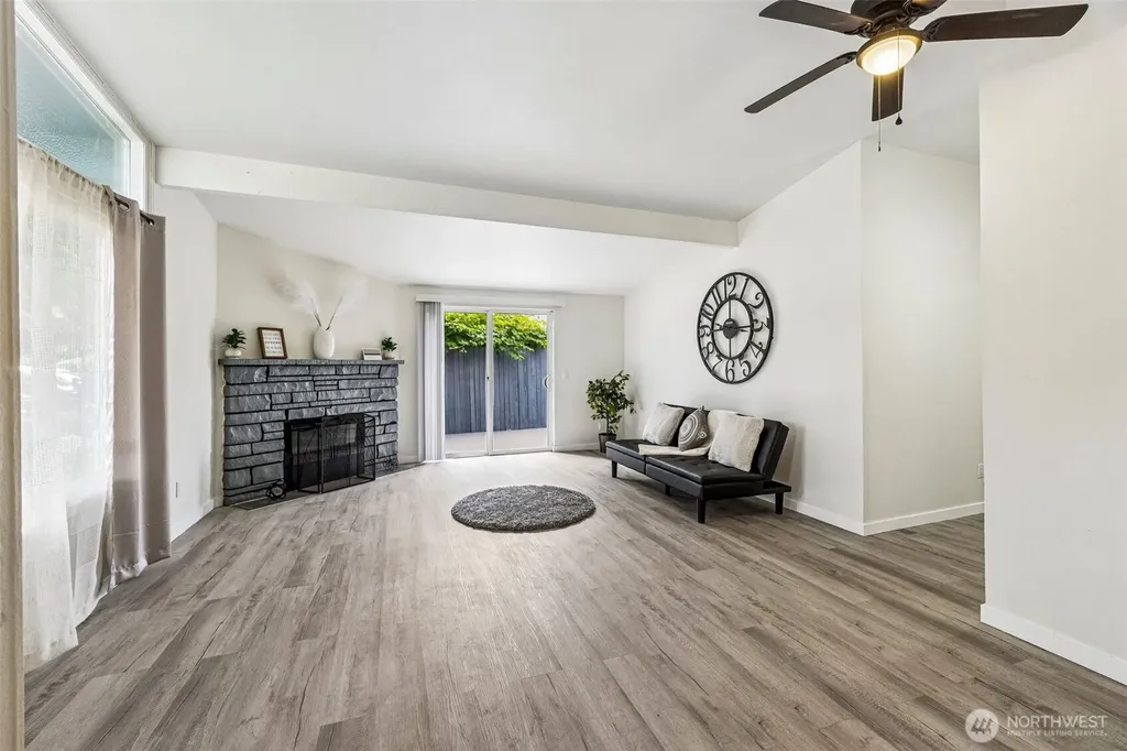 13039 24th Avenue S Seattle WA 98168