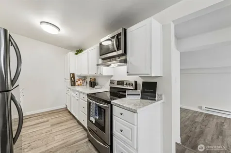 13039 24th Avenue S Seattle WA 98168