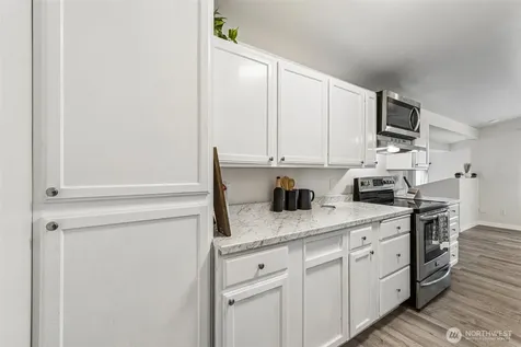13039 24th Avenue S Seattle WA 98168