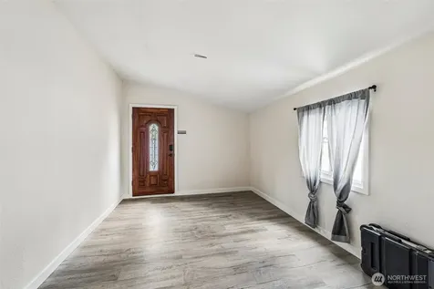 13039 24th Avenue S Seattle WA 98168
