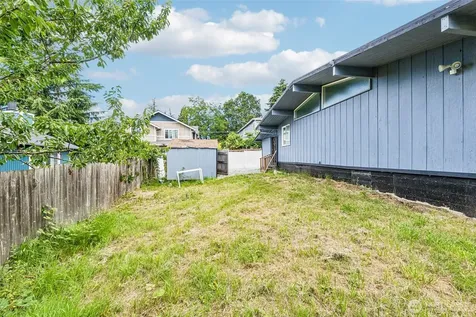 13039 24th Avenue S Seattle WA 98168