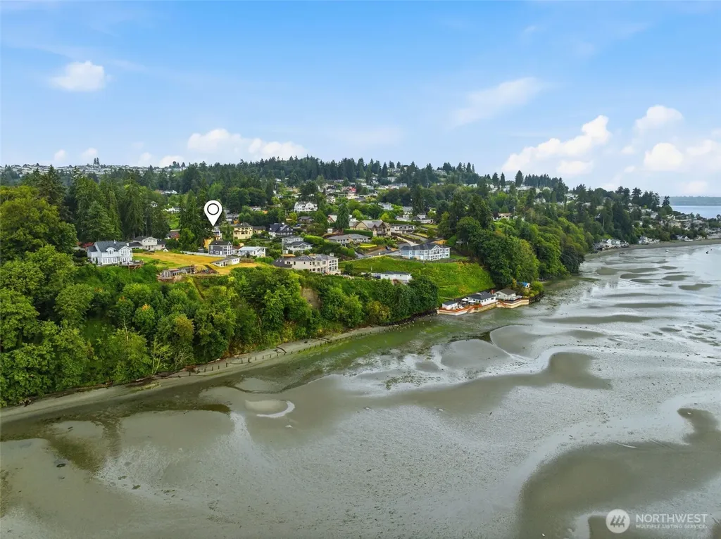 6718 Water Street NE Tacoma WA 98422