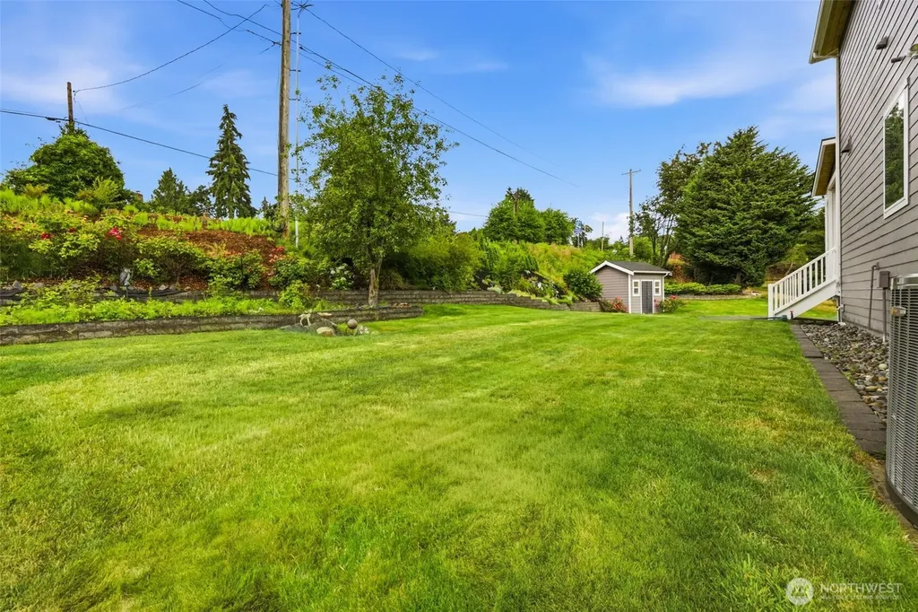 6718 Water Street NE Tacoma WA 98422