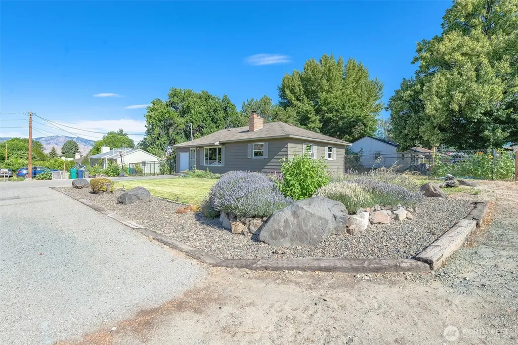 1385 Tedford Street SE East Wenatchee WA 98802