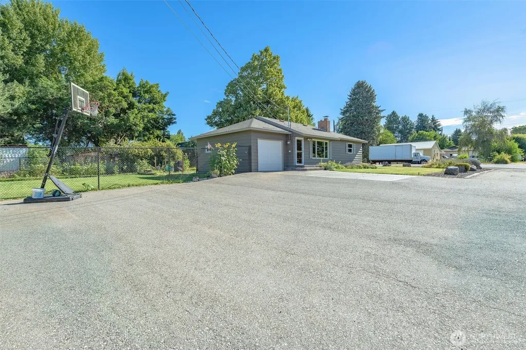 1385 Tedford Street SE East Wenatchee WA 98802